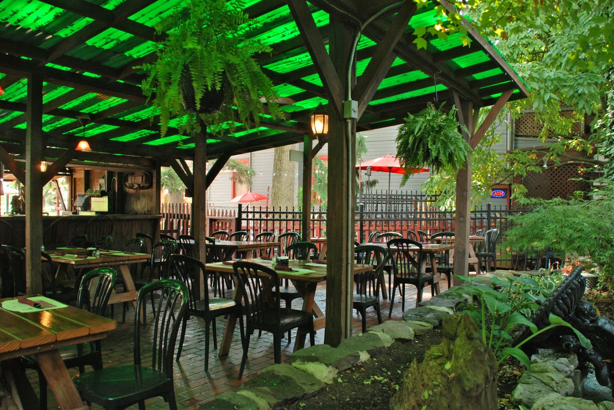 Farnsworth House Beer Garden